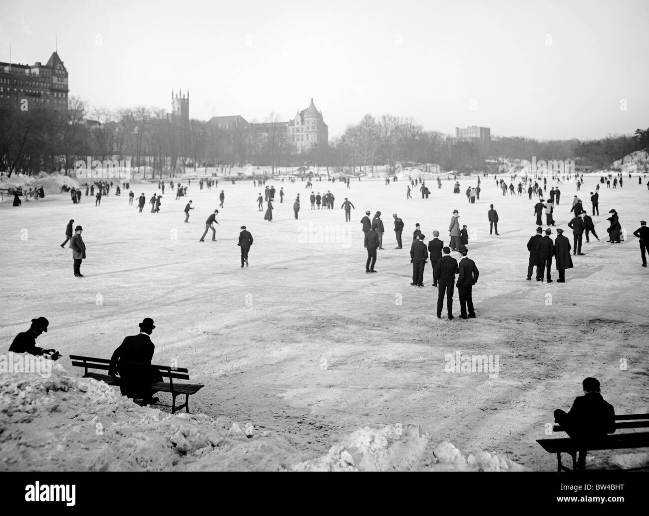 Eislaufen im Central Park in New York City, ca. 1905 Stockfoto