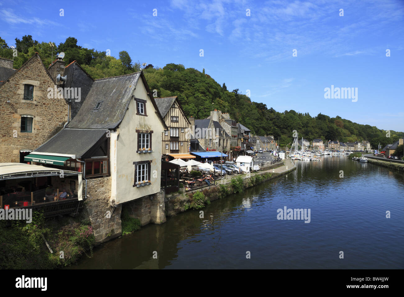 Der Hafen & Marina in der schönen mittelalterlichen Twn von Dinan, Côtes-d ' Armor, Bretagne, Frankreich. Stockfoto