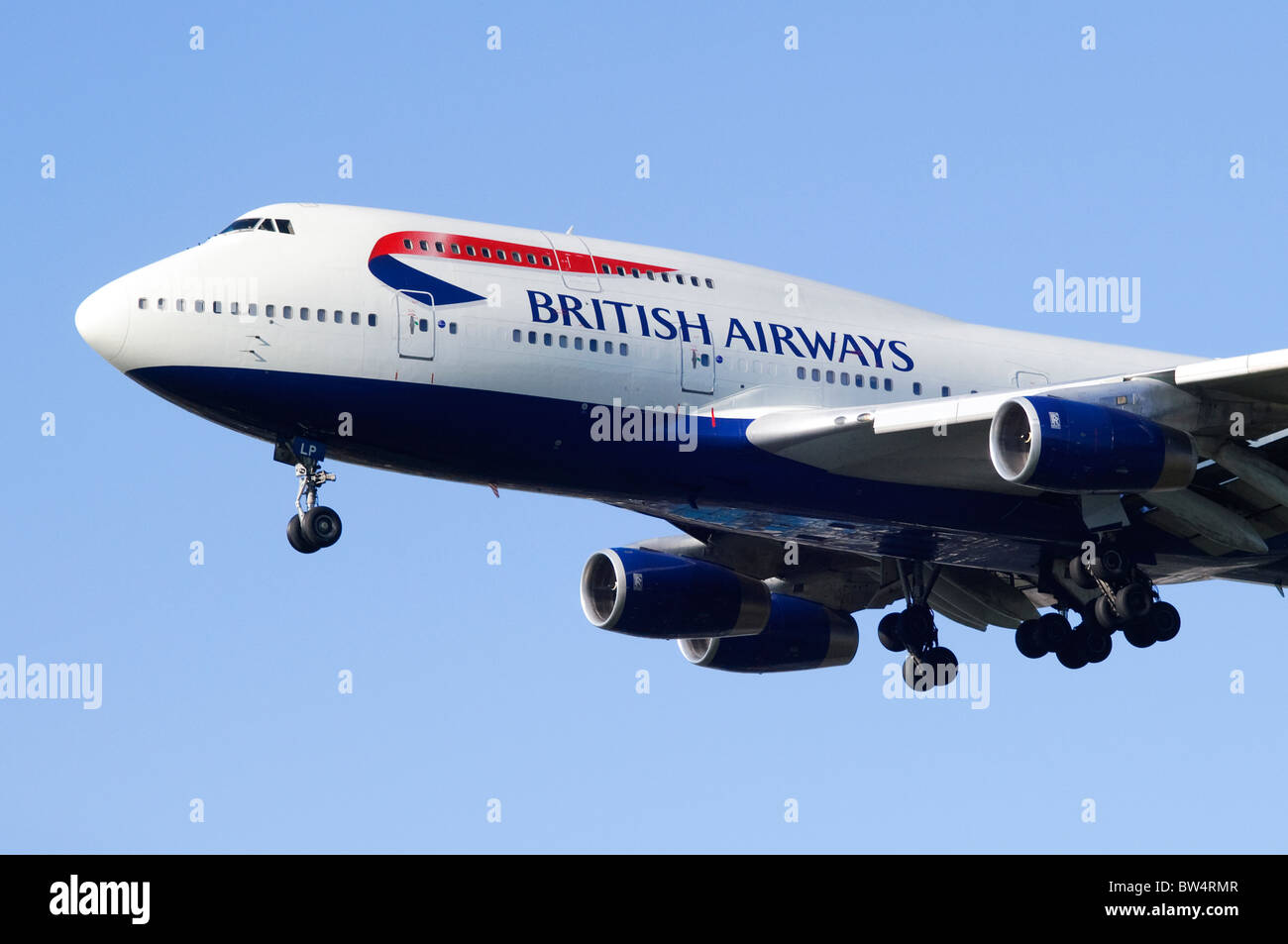 British Airways Boeing 747 Jumbo Jet im Landeanflug auf dem Flughafen London Heathrow Stockfoto