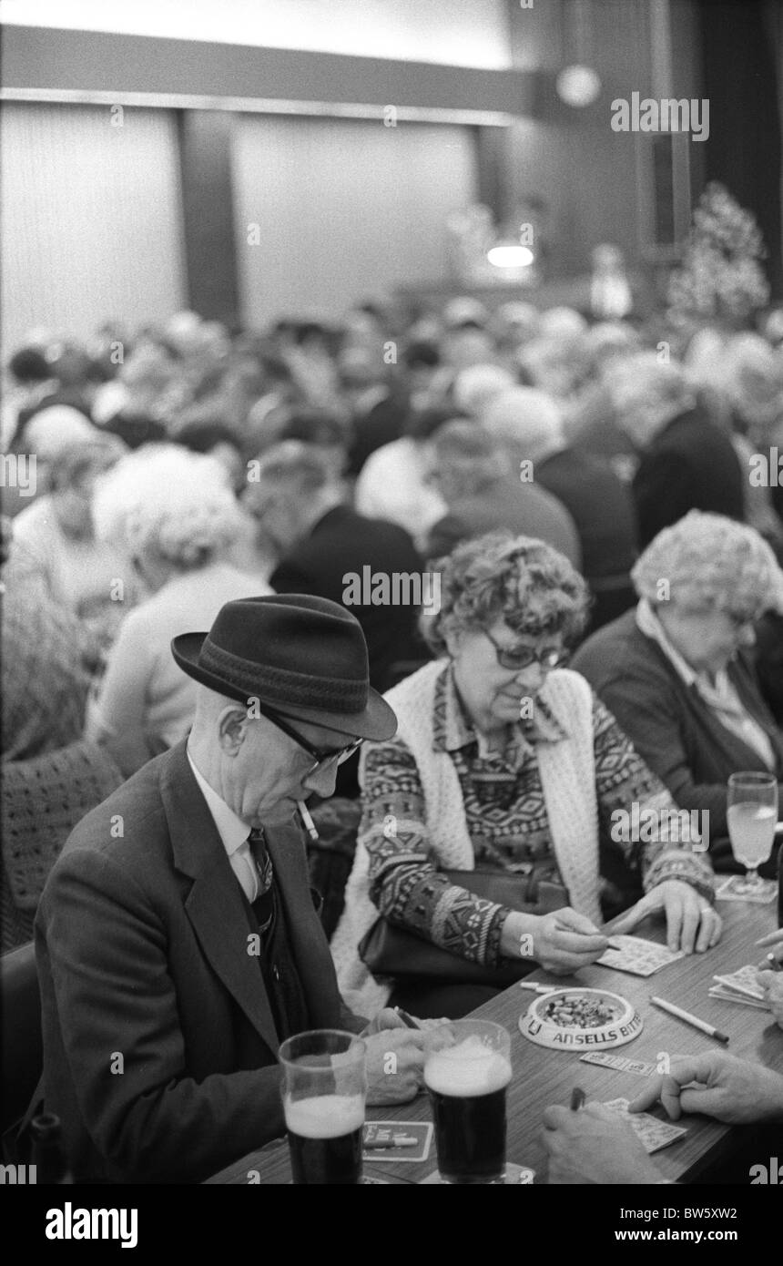 Coventry Arbeitet am Herren Club am Samstagabend nach dem Bingo-Abendunterhaltung. 1980er Jahre England. 1981 UK HOMER SYKES Stockfoto