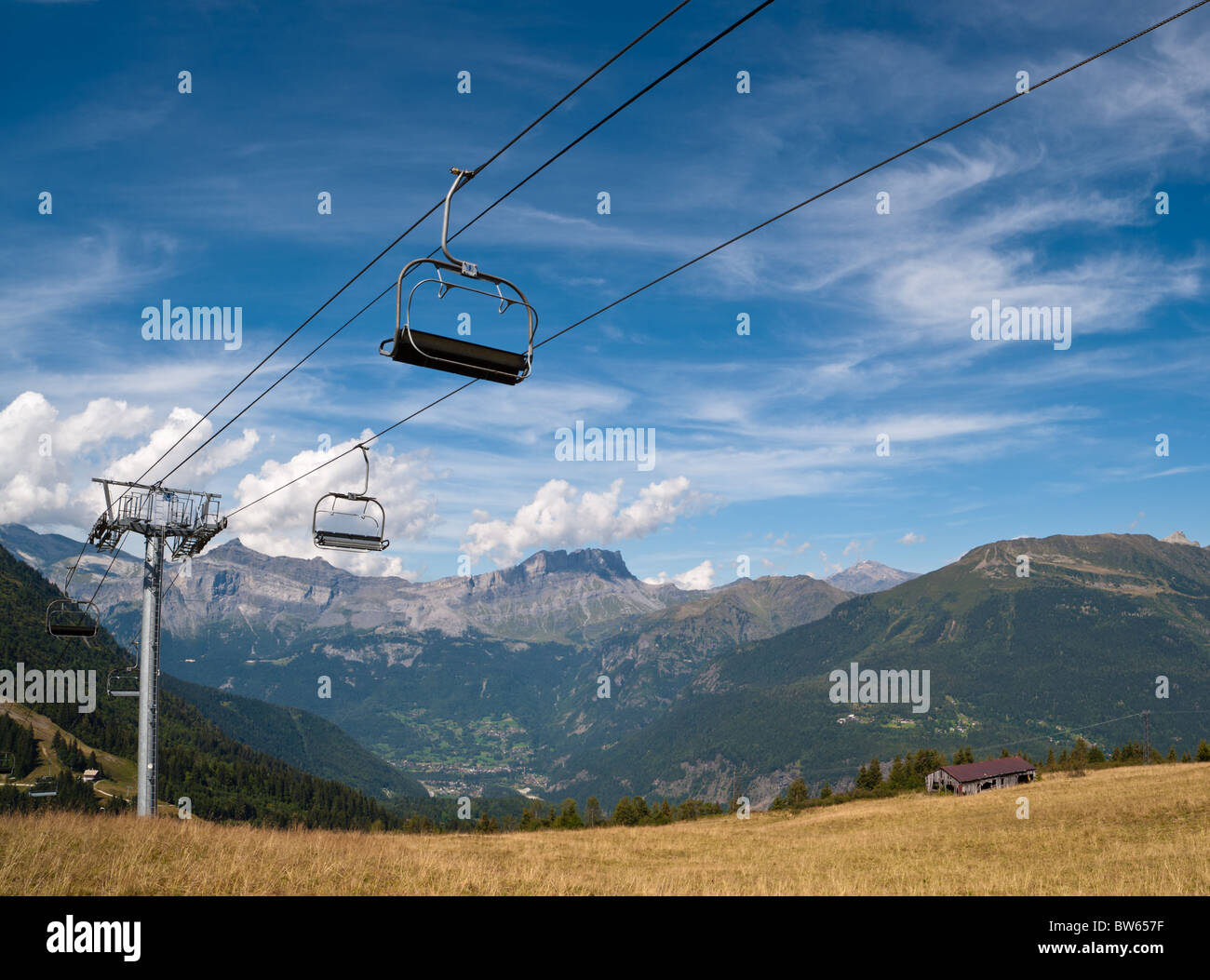 Seilbahn-Aufzug in den französischen Alpen, das Tal von Chamonix, Col de Voza. Stockfoto