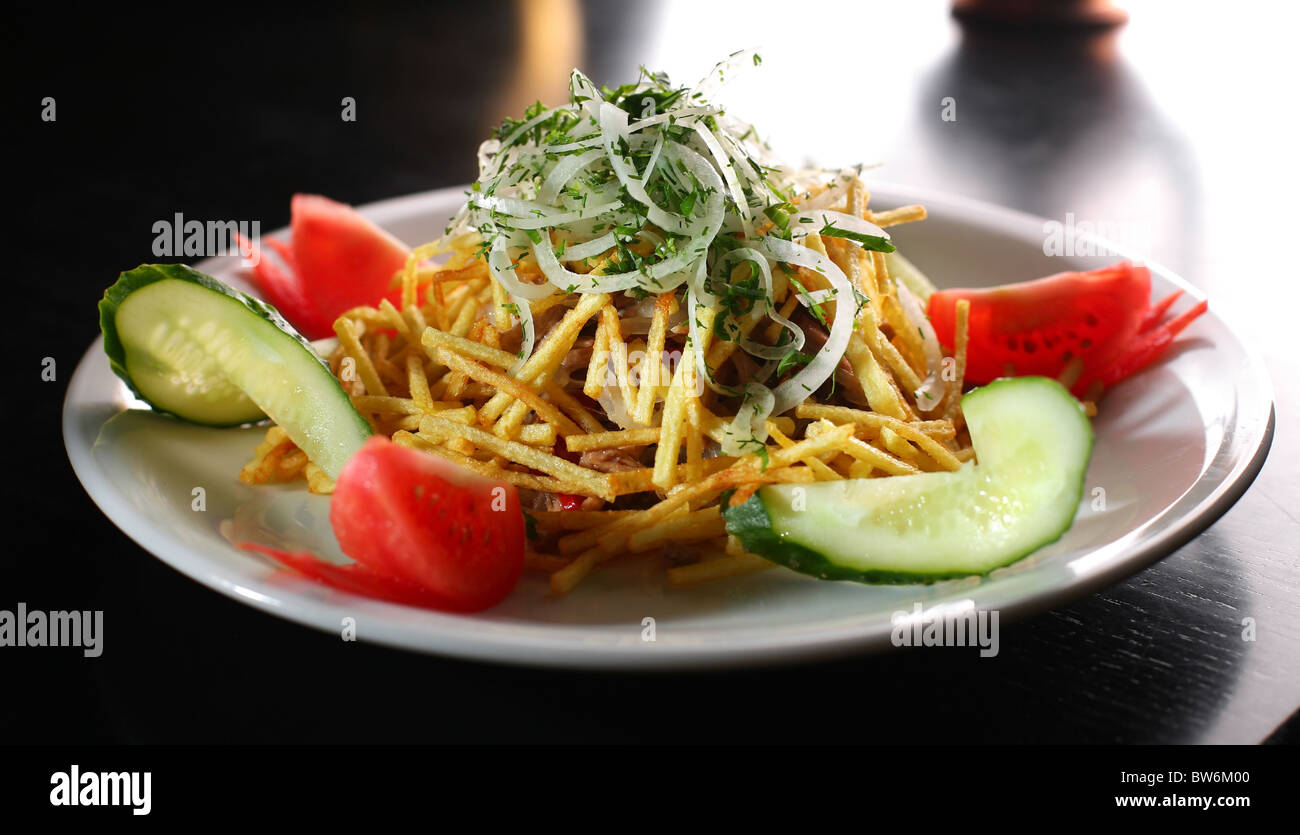 Gurken tomaten zwiebel salat -Fotos und -Bildmaterial in hoher ...
