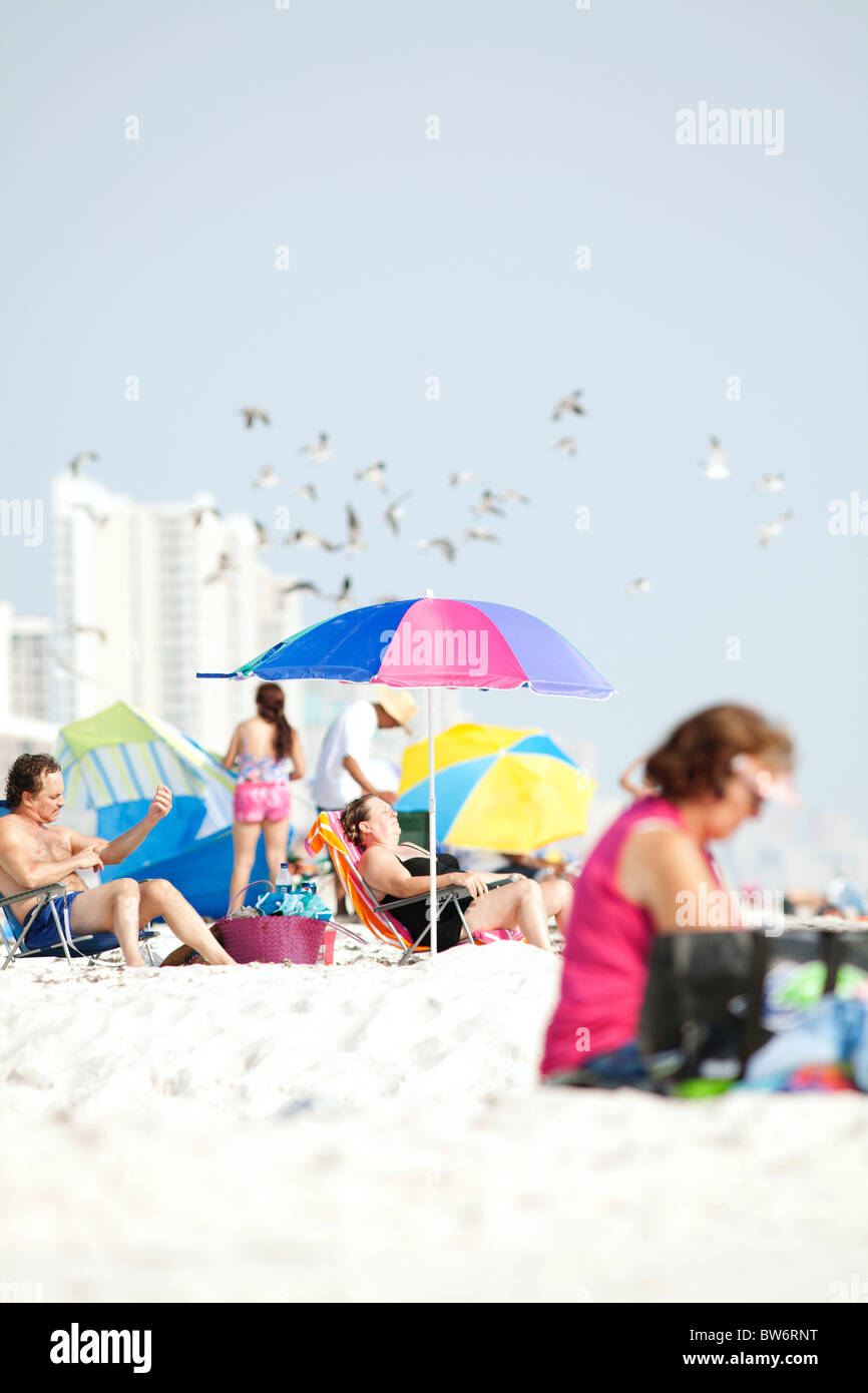 Familien und Touristen, die Urlaub in Panama City Beach, Florida. Stockfoto