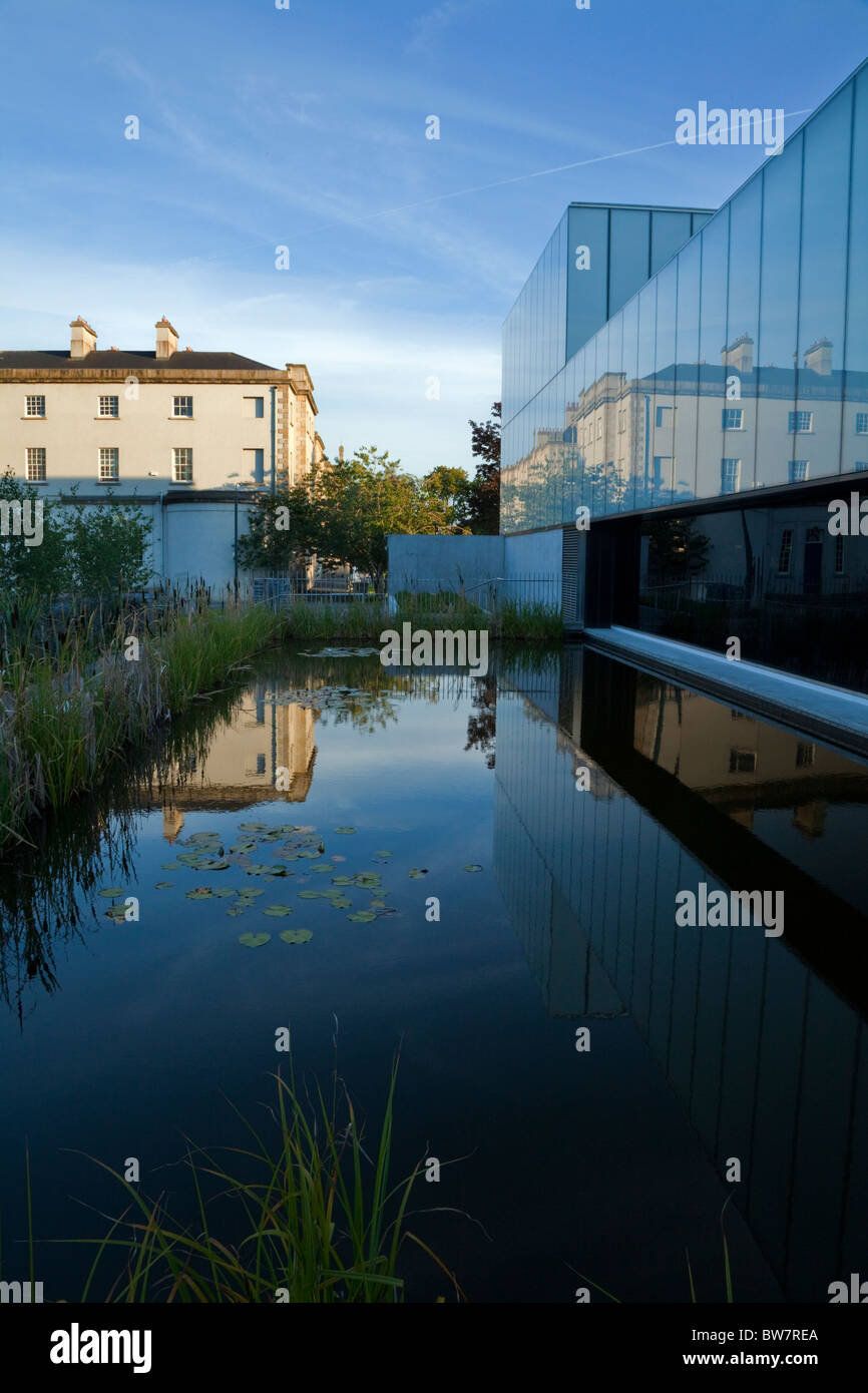 Das visuelle Zentrum für zeitgenössische Kunst und George Bernard Shaw Theater, Stadt Carlow, Irland Stockfoto