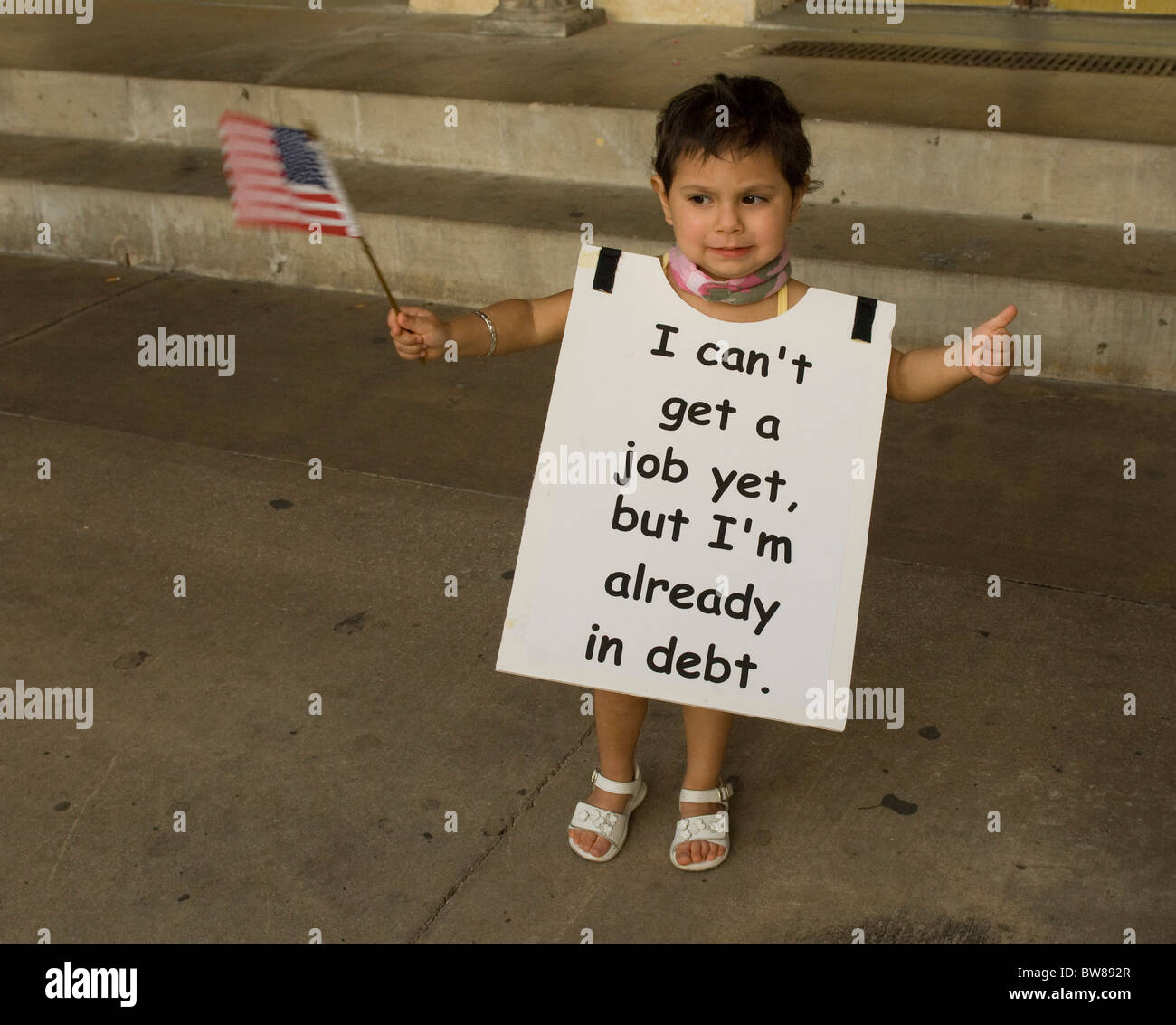 Kind trägt Protest Zeichen bei Tea-Party-Kundgebung gegen Bundesrepublik Rettungsaktionen und Präsident Obama Wirtschaftspolitik in San Antonio TX Stockfoto