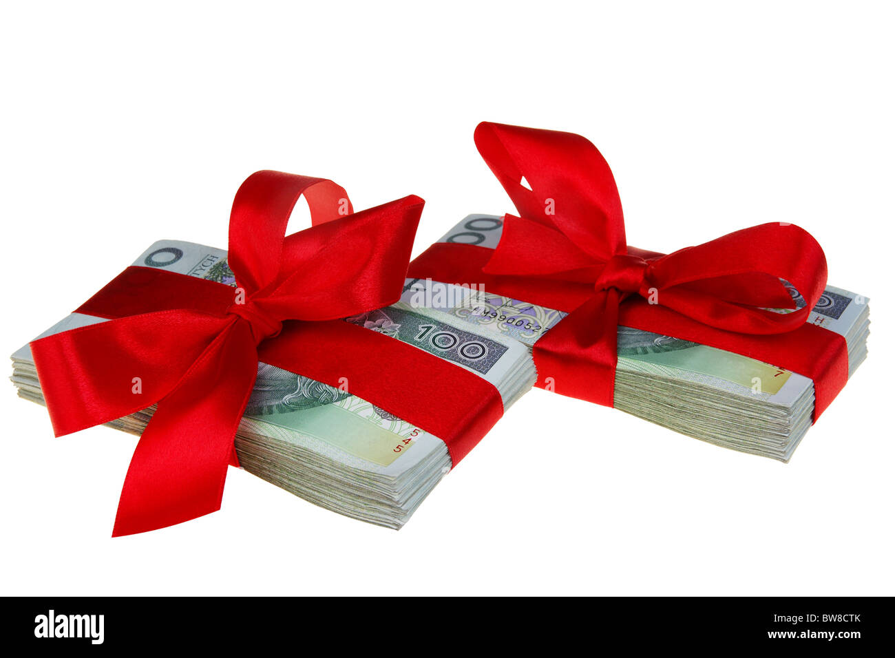 Polnische zwei Parzellen von Geld als Geschenk isoliert auf weiss Stockfoto