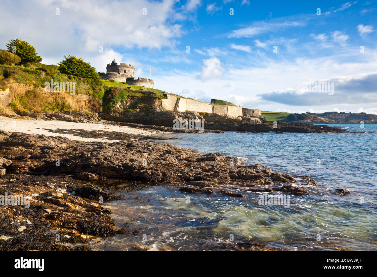 St. Mawes Castle Cornwall vom darunter liegenden Strand Stockfoto