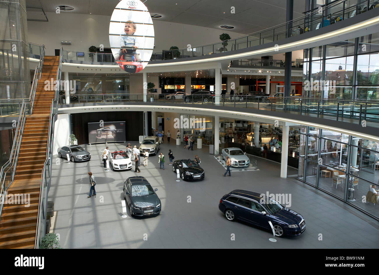 AUDIForum, Showroom, Neckarsulm, Deutschland Stockfotografie Alamy