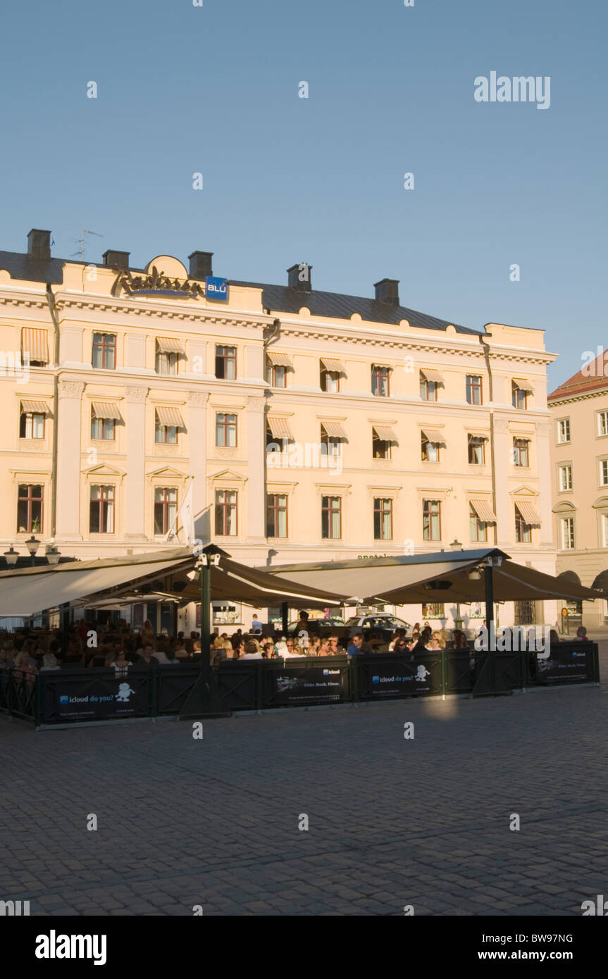 Linköping Schweden schwedische Stadt quadratische Zentrum Innenstadt öffnen Luft Bar Bars Café Restaurant Restaurant Essen in Stockfoto