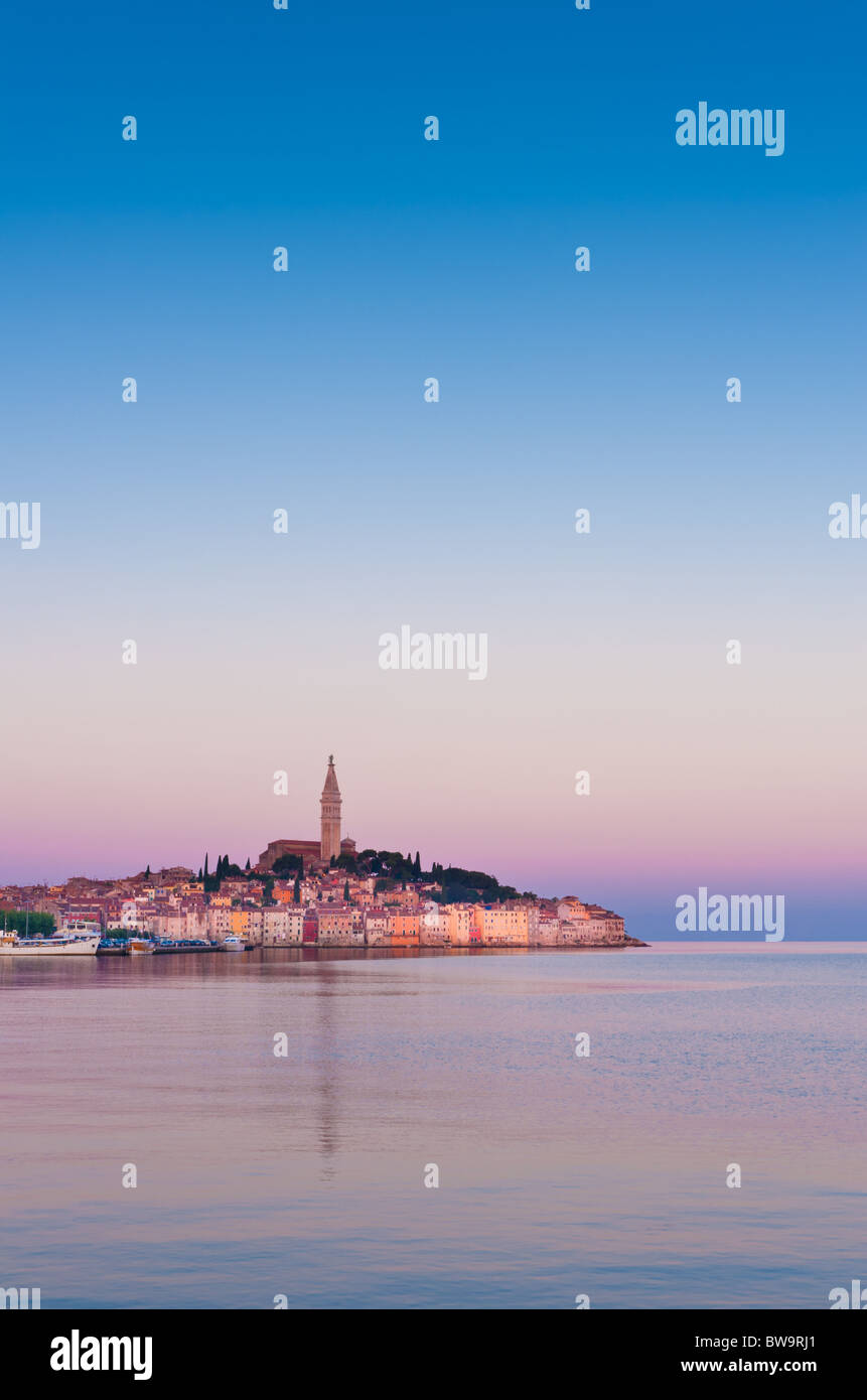 Altstadt Rovinj in Kroatien, Adria-Küste. Sunrise-Licht. Region Istrien, beliebtes Touristenziel. Stockfoto