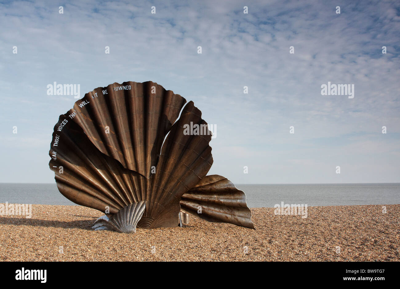 Jakobsmuschel-Shell-Skulptur von Maggie Hambling am Strand von Aldeburgh, Suffolk, UK Stockfoto