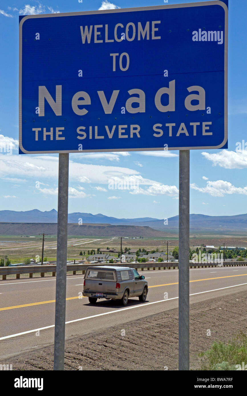 Herzlich Willkommen Sie in Nevada Straßenschild an der U.S. Route 93 an Jackpot, Nevada, USA. Stockfoto