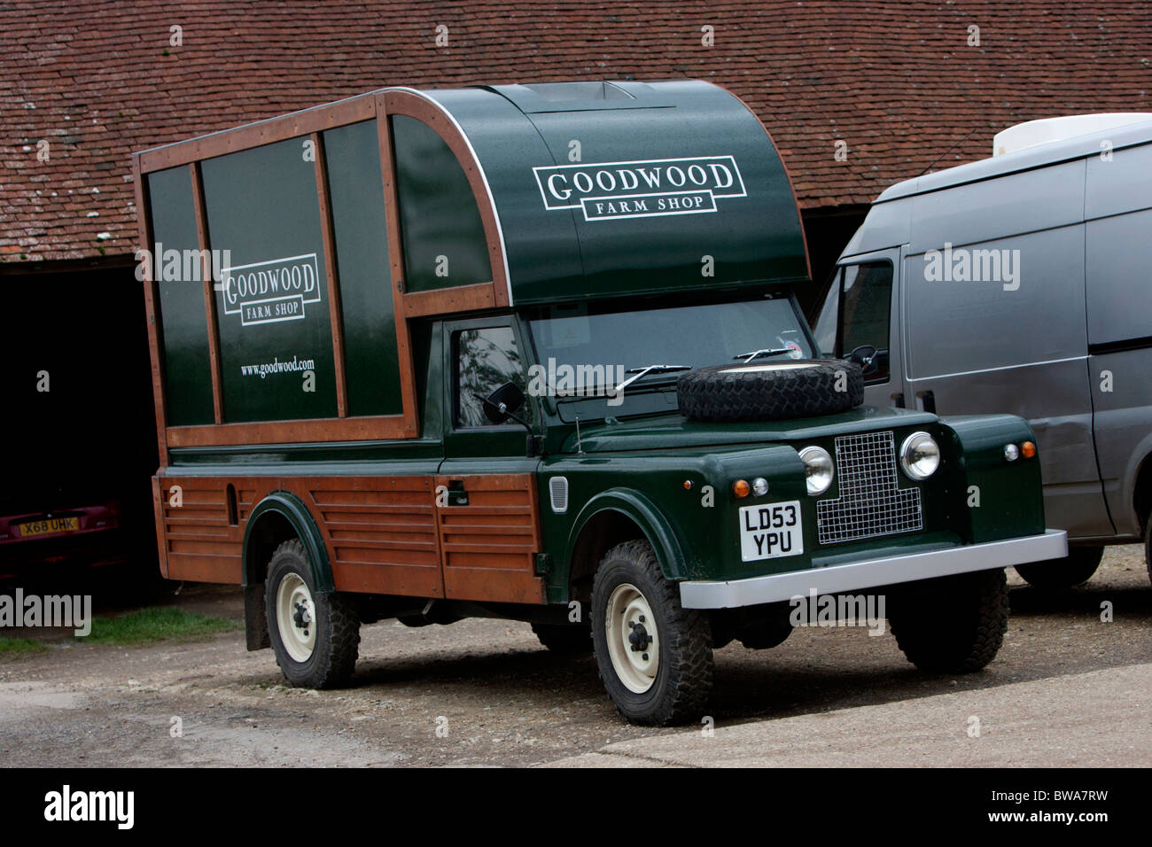 Eine grüne Goodwood Farm Shop Land Rover abgebildet bei Goodwood, UK. Stockfoto