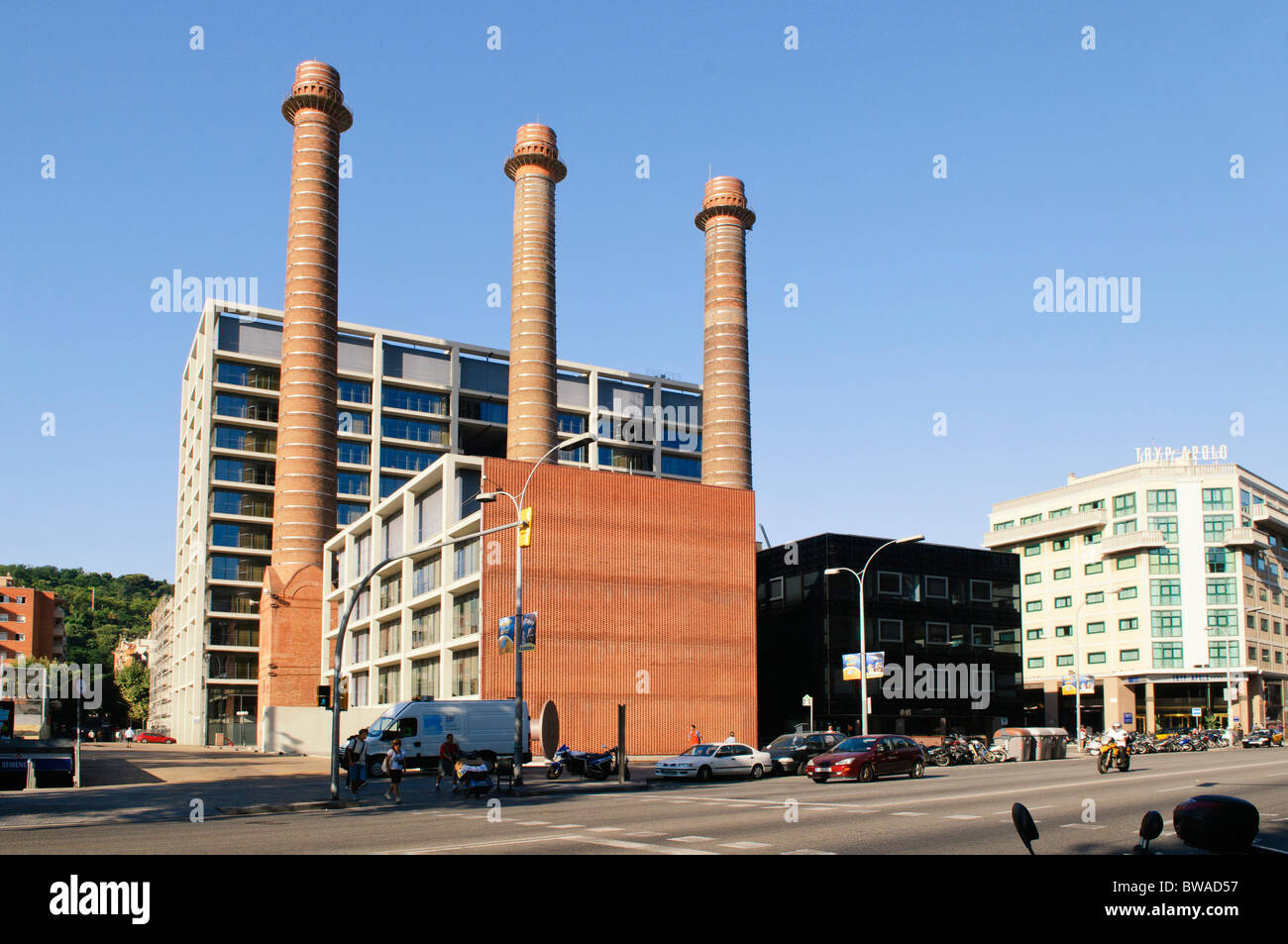 "Tres Xemeneies", Edificio FECSA-Endesa Gebaeude, Av.Paral.lel 51 in Barcelona Stockfoto