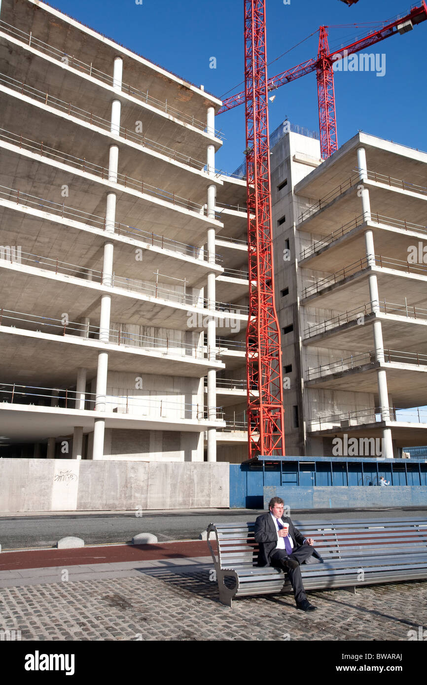 Verlassen die Räumlichkeiten des geplanten neuen Hauptsitzes der Anglo Irish Bank am Spencer Dock, Dublin, Irland. Foto: Jeff Gilbert Stockfoto