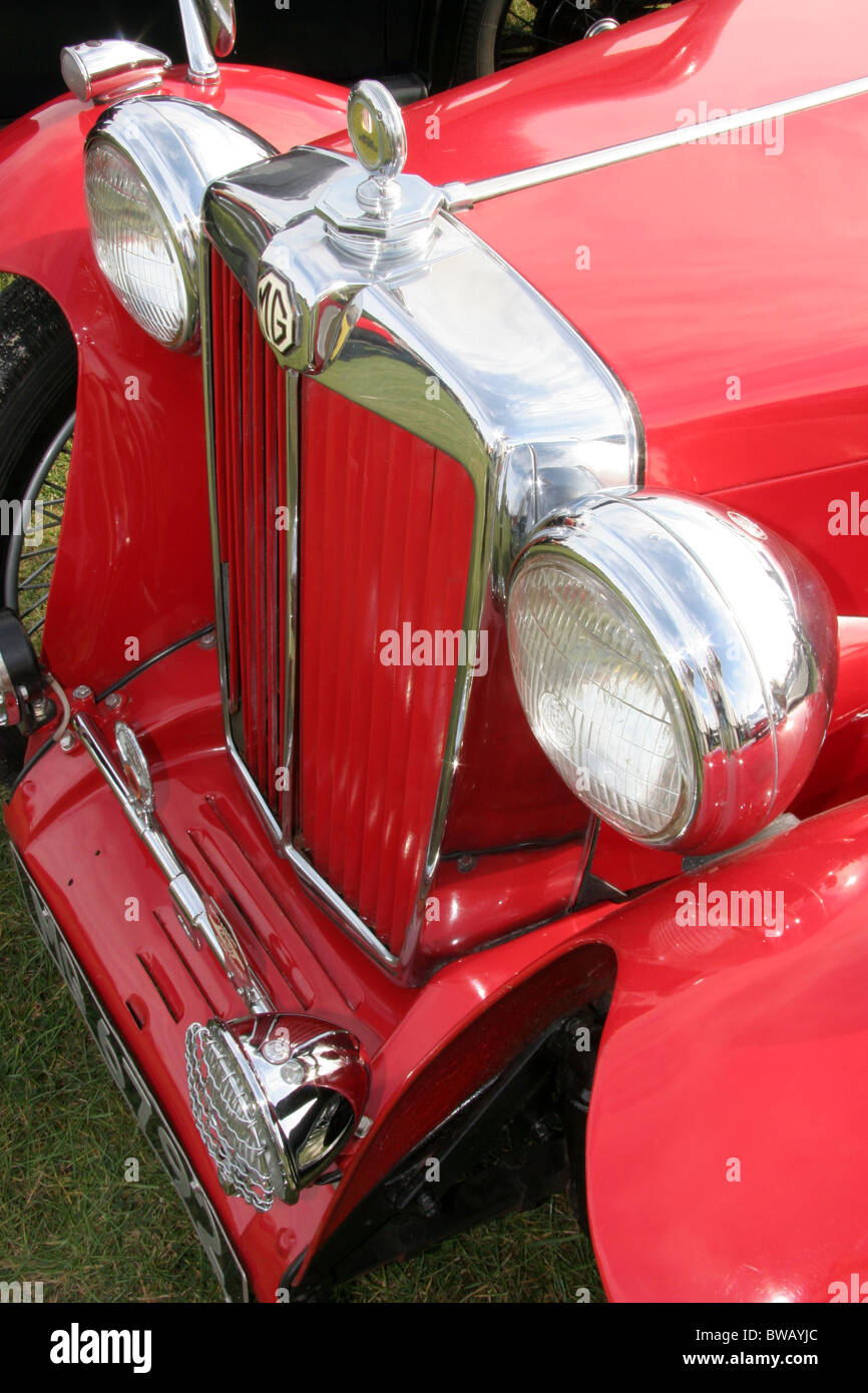 Roten MG-Sportwagen-Geschwindigkeit Stockfoto