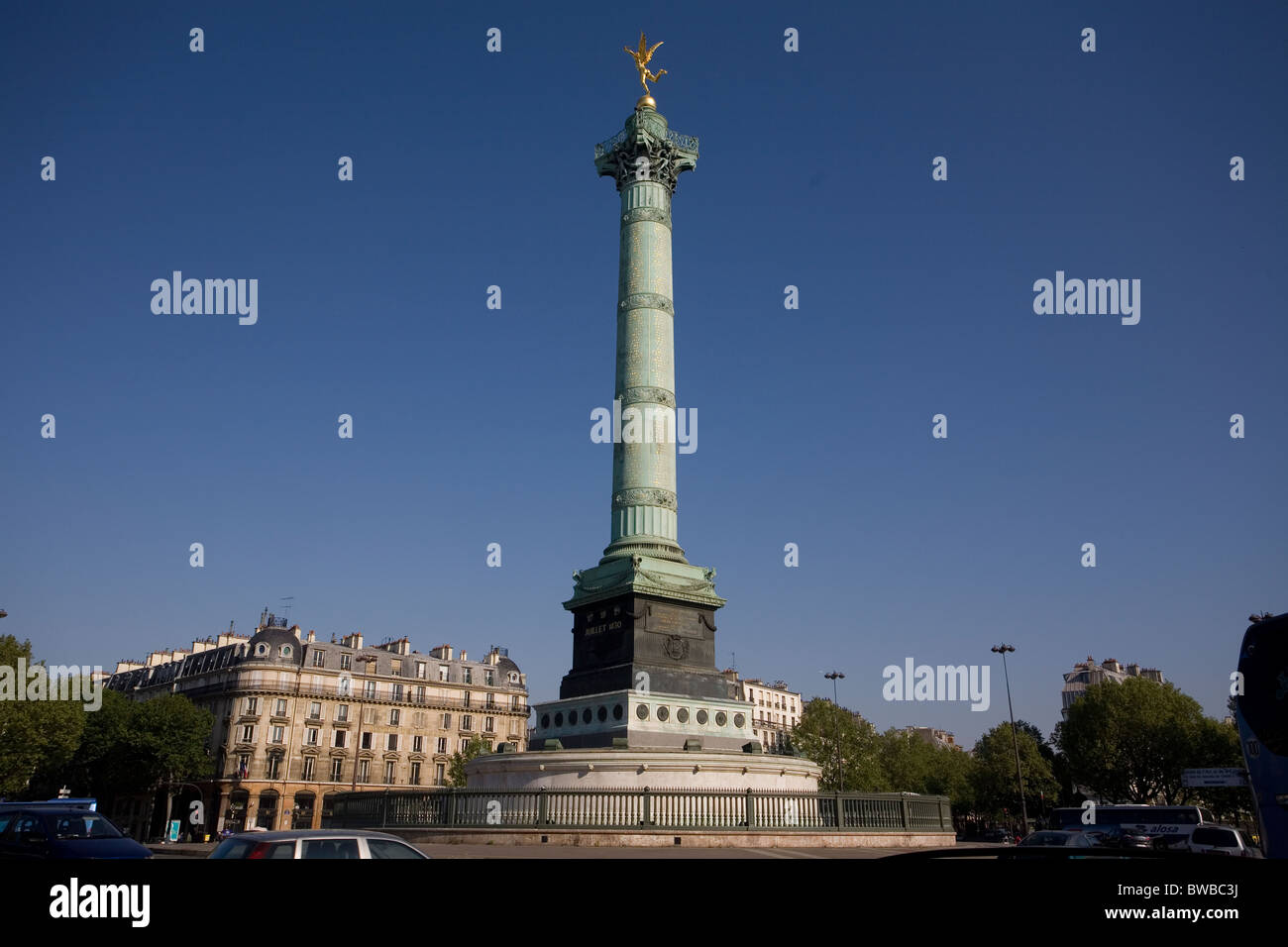 Der Spirit of Freedom steht oben auf der Juli-Spalte am place De La Bastille Stockfoto
