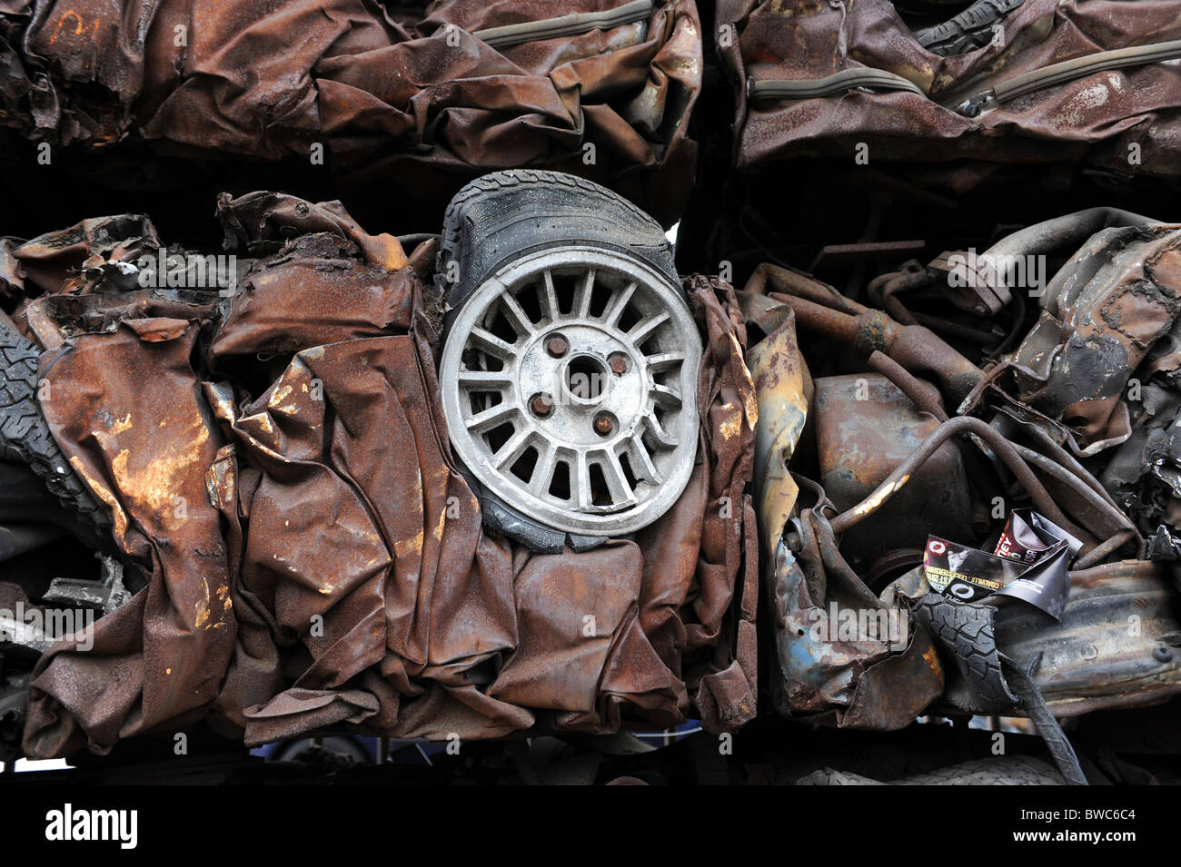 Verschrotteten Autos zerquetscht Stockfoto