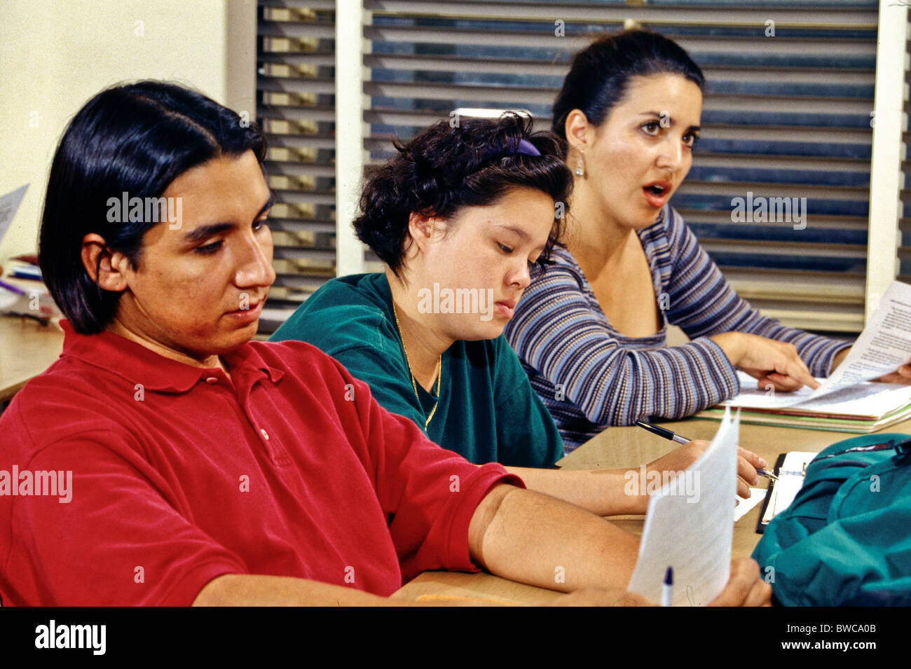 Studenten an einer California Community College Englischunterricht. Beachten Sie die lateinamerikanische und asiatische Minderheiten. Stockfoto