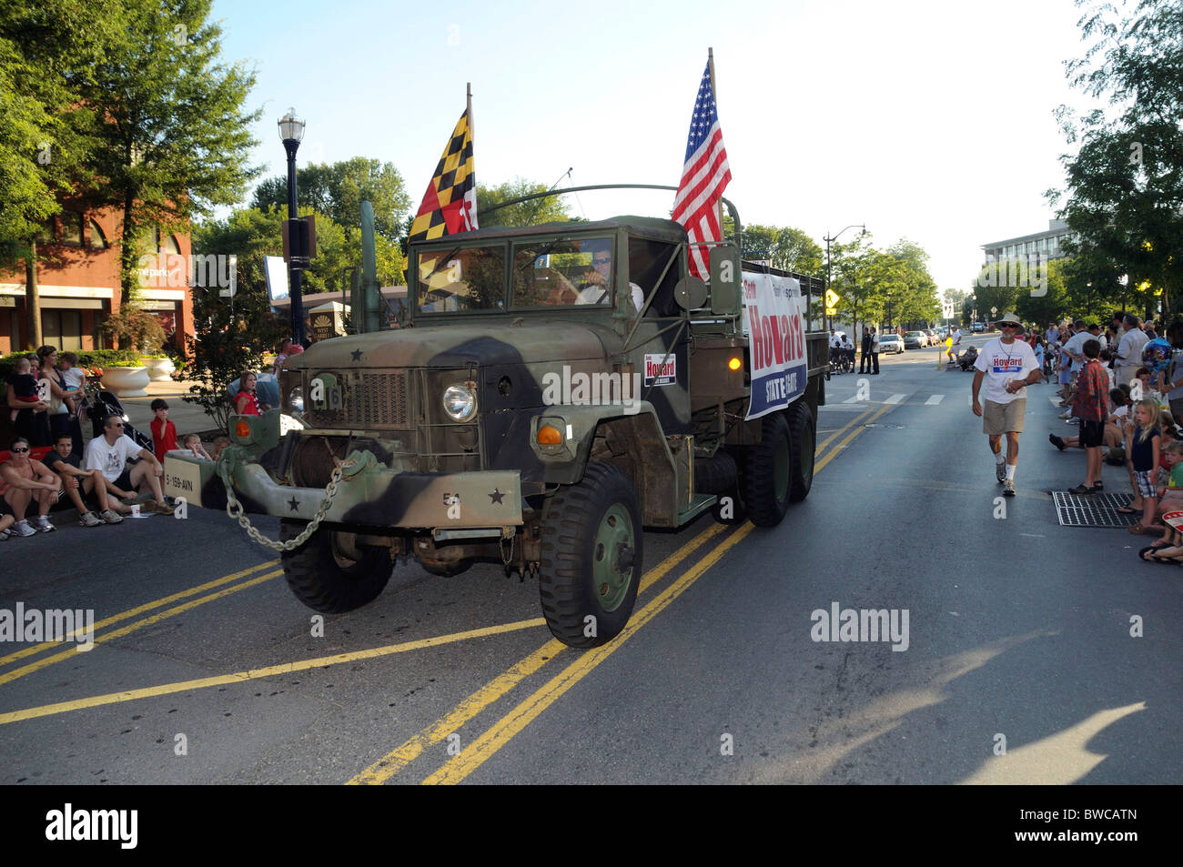 ein Militär-LKW wird verwendet, um ein Politiker in einer July4-Parade in Annapolis, Md werben Stockfoto