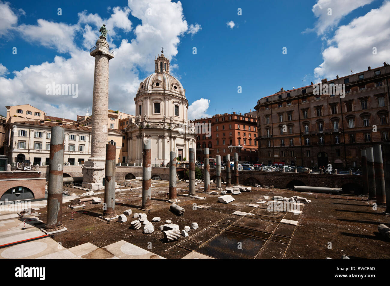 Colonna Traiana - Chiesa del Santissimo Nome di Maria al Foro Traiano, Rom, Italien Stockfoto