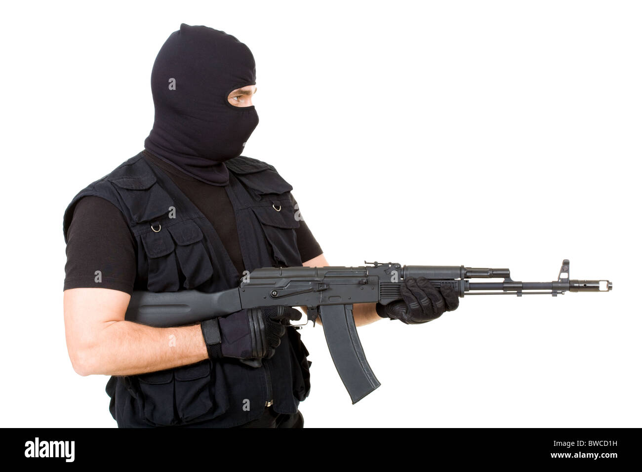 Höhenplan des grausamen Gangster mit Spitzen Gewehr isoliert auf weißem Hintergrund Stockfoto