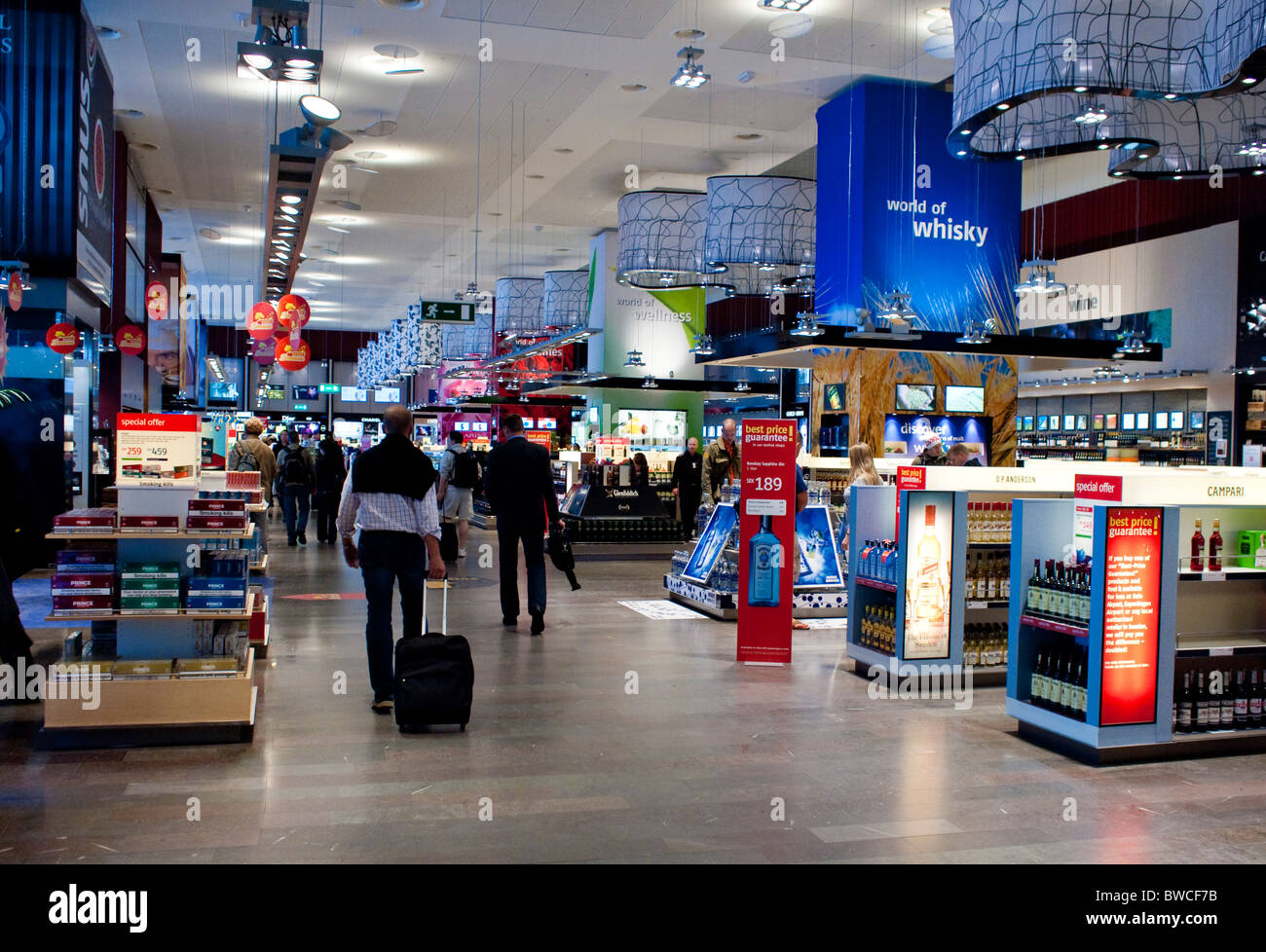 Der neue Duty-Free-Shop am Terminal 5 am Flughafen Stockholm Arlanda in Schweden Stockfoto