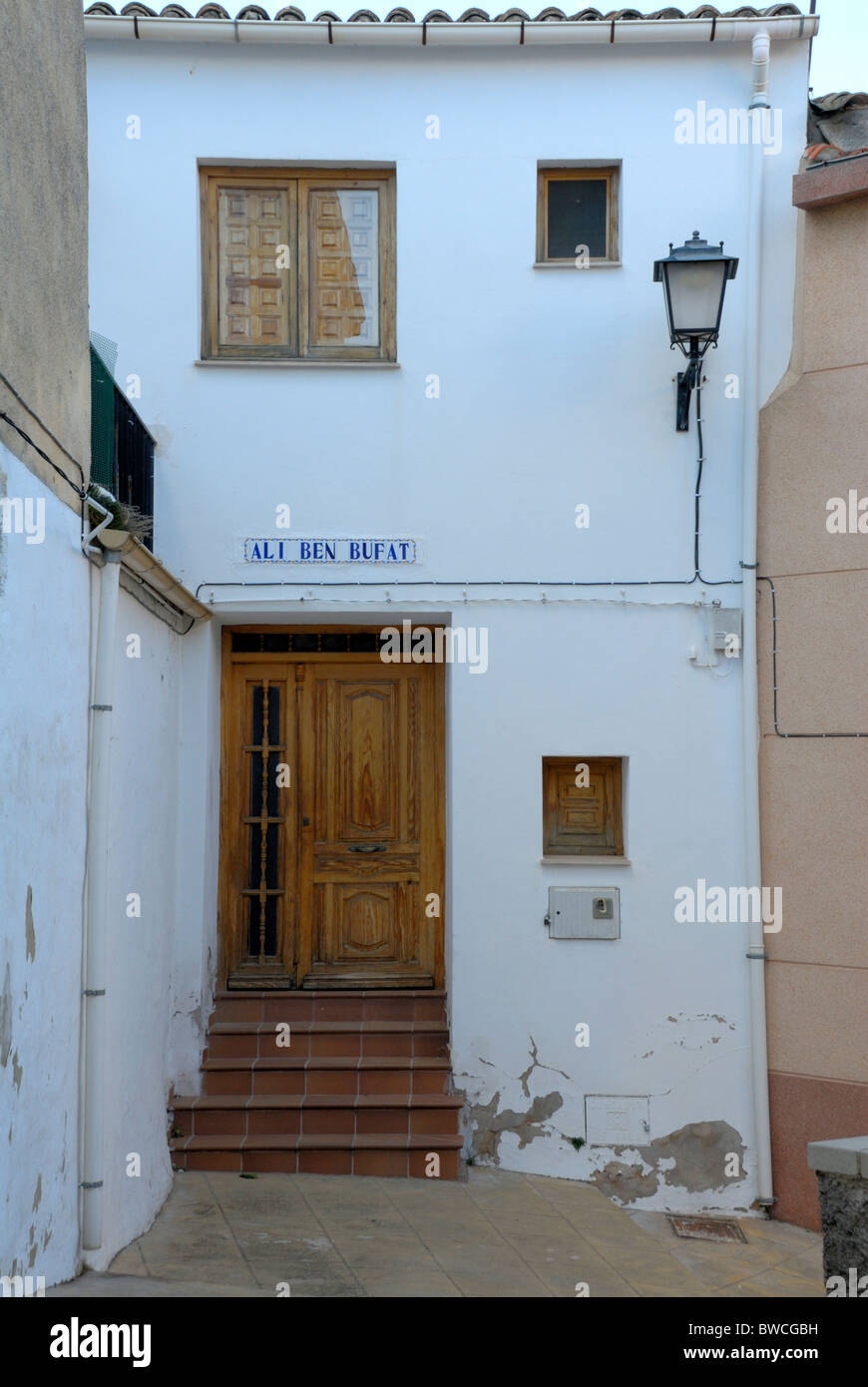 Haus in der Nähe von Schloss in Banyeres de Mariola, Spanien Stockfoto