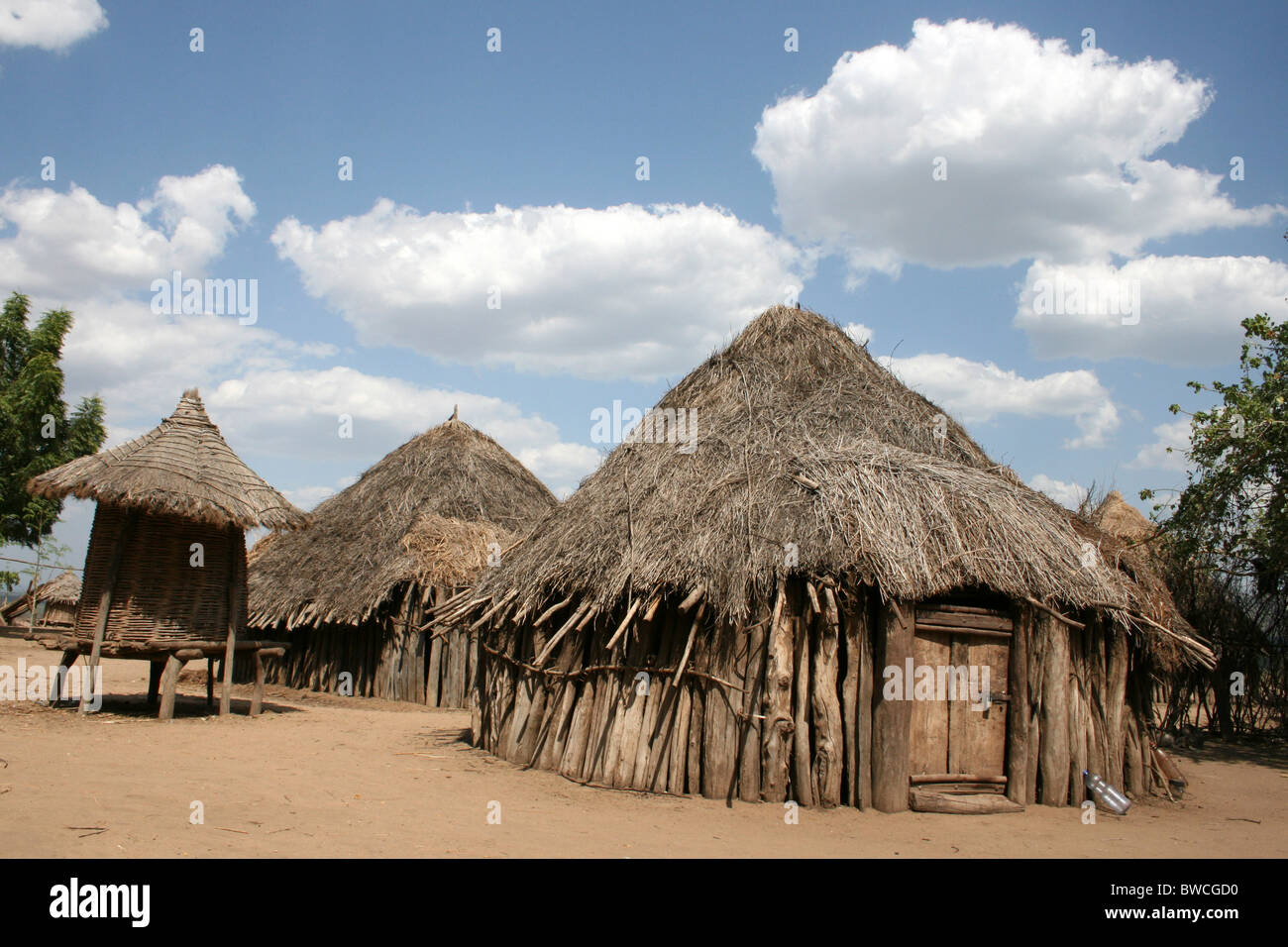 Traditionellen Karo-Stamm Hütten im Dorf nieder, Omo-Tal, Äthiopien Stockfoto