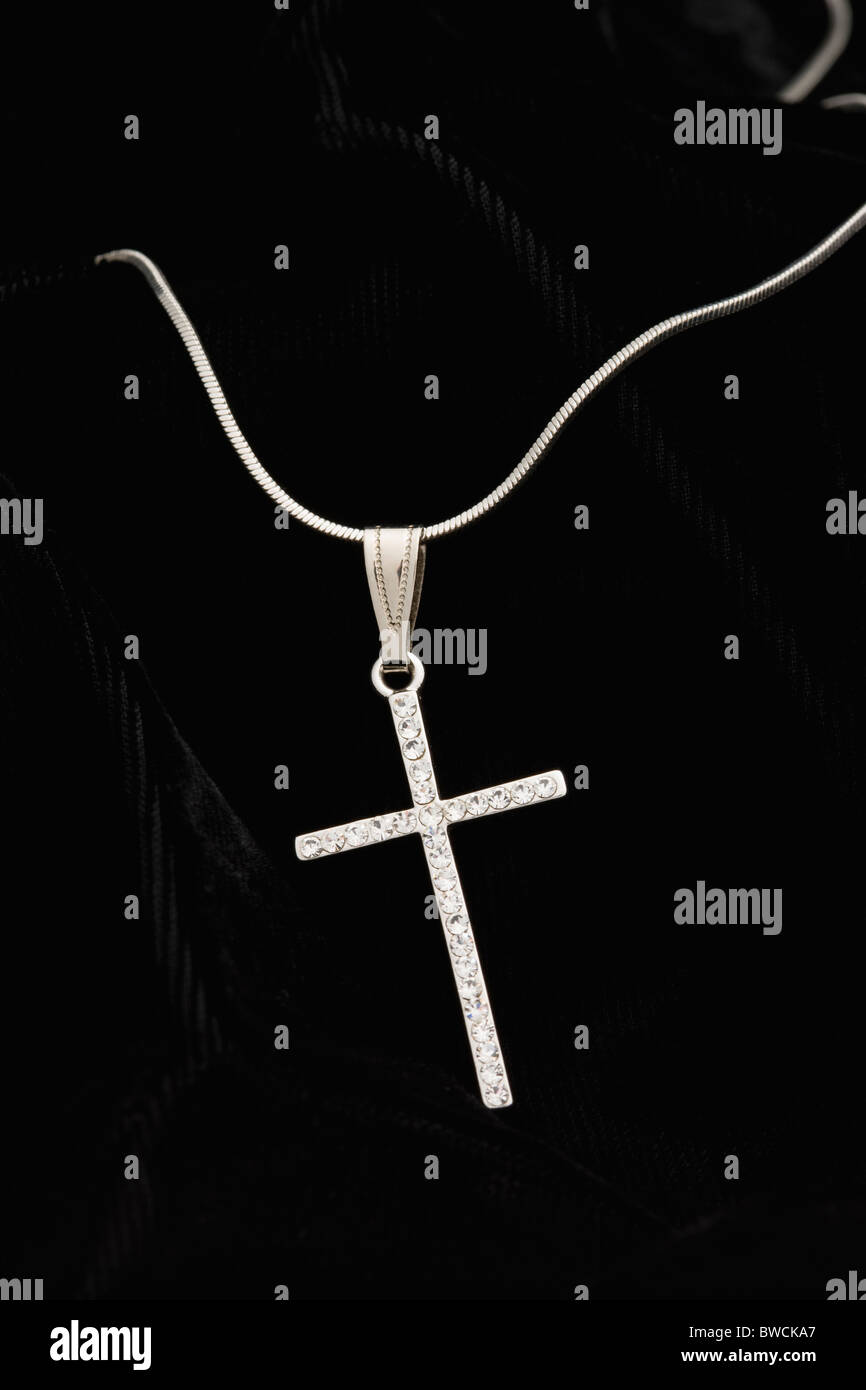 USA, Illinois, Metamora, Silber Kreuz religiöse Halskette Stockfoto