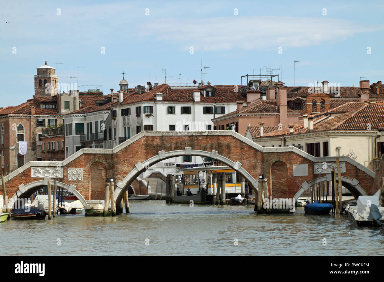Die Ponte dei Tre Archi Cannaregio Canal kreuzt Stockfoto