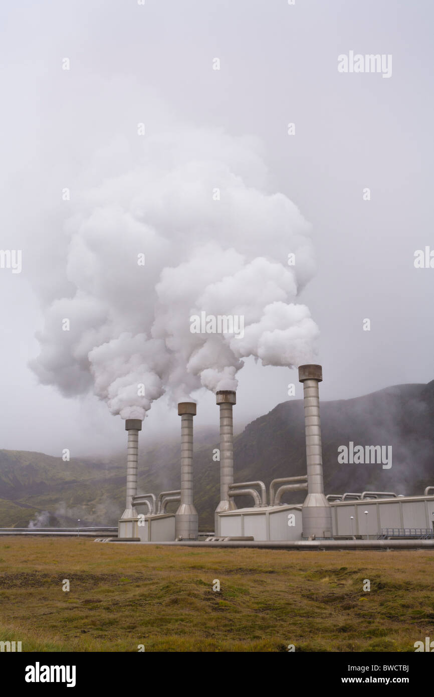 Nesjavellir geothermischen Kraftwerk, Südisland. Es produziert Strom und Pumpen Warmwasser für den Großraum Reykjavík. Stockfoto
