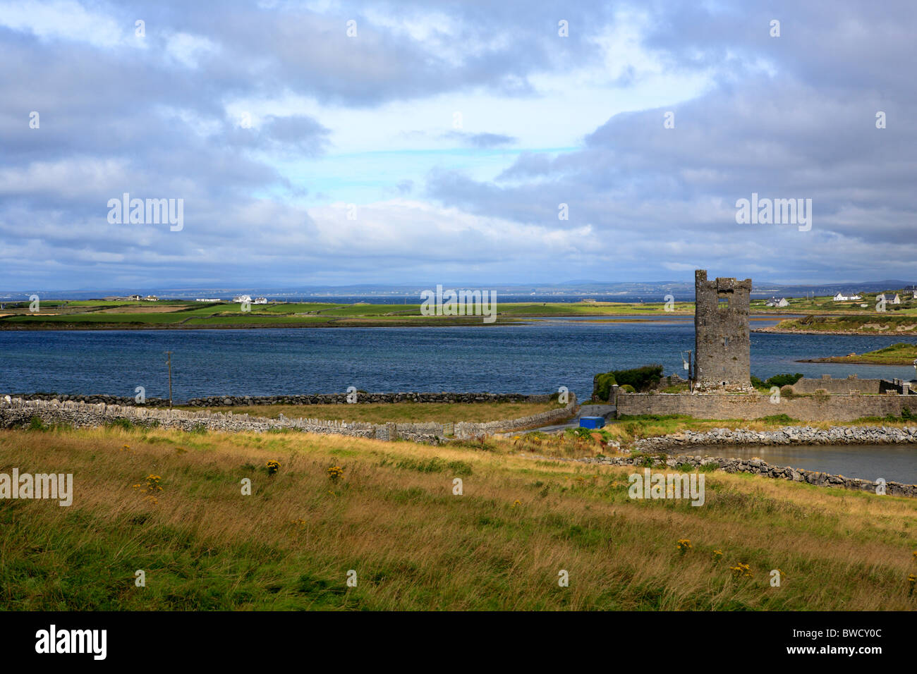 Poulnabrone Dolmen (3000 v. Chr.), The Burren, County Clare, Irland Stockfoto