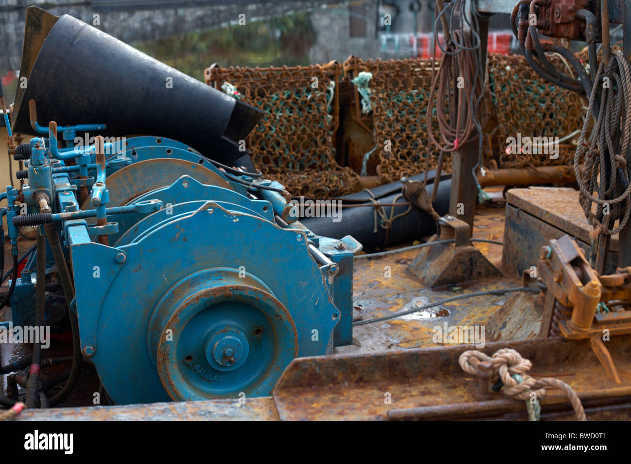 Winde Mechanismus auf Trawler in Crinan, Argyll und Bute festgemacht. Schottland Stockfoto