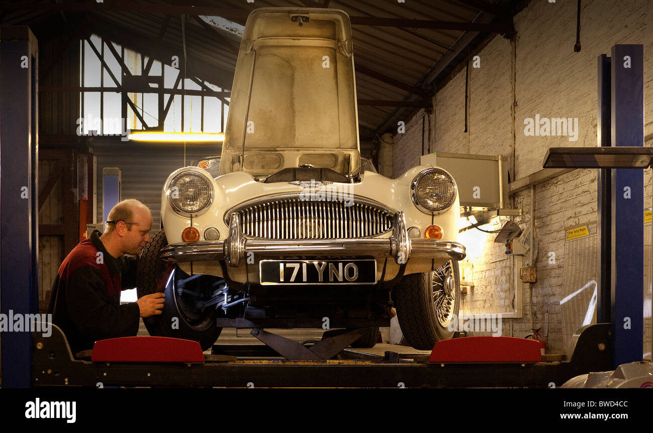 Austin Healey 3000MKIII Einnahme von TÜV Inspektion wird durchgeführt. Stockfoto