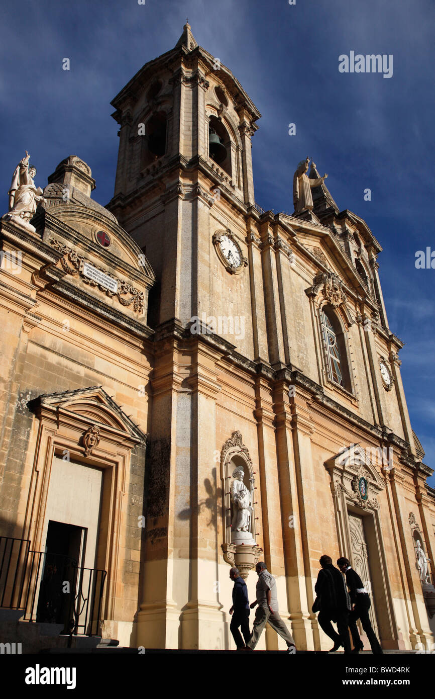 Die Fassade der Pfarrkirche Kirche von Zurrieq in Malta. Stockfoto