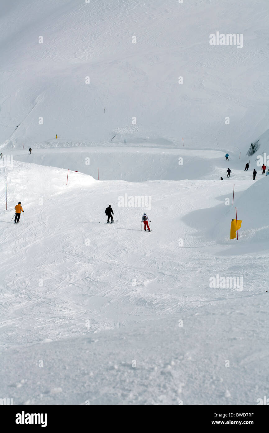 Skifahrer auf der Piste Wolkenstein Dolomiten Italien Stockfoto