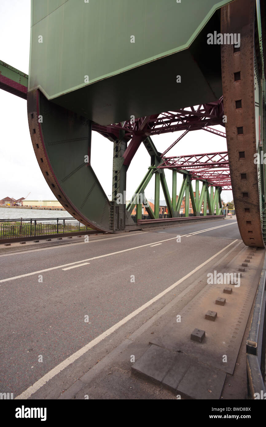 Rollende Hubbrücke (Bascule) zwischen Osten Float & West schweben auf dem Mersey Docks, Birkenhead, Wirral, UK Stockfoto