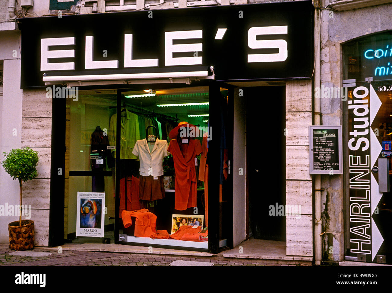 Der ELLE Fashion Boutique, Mode Boutique, Kleidung Shop, kleidung shop,  verkauf von Kleidung, Französische Baskenland, Hauptstadt, Bayonne,  Frankreich Stockfotografie - Alamy
