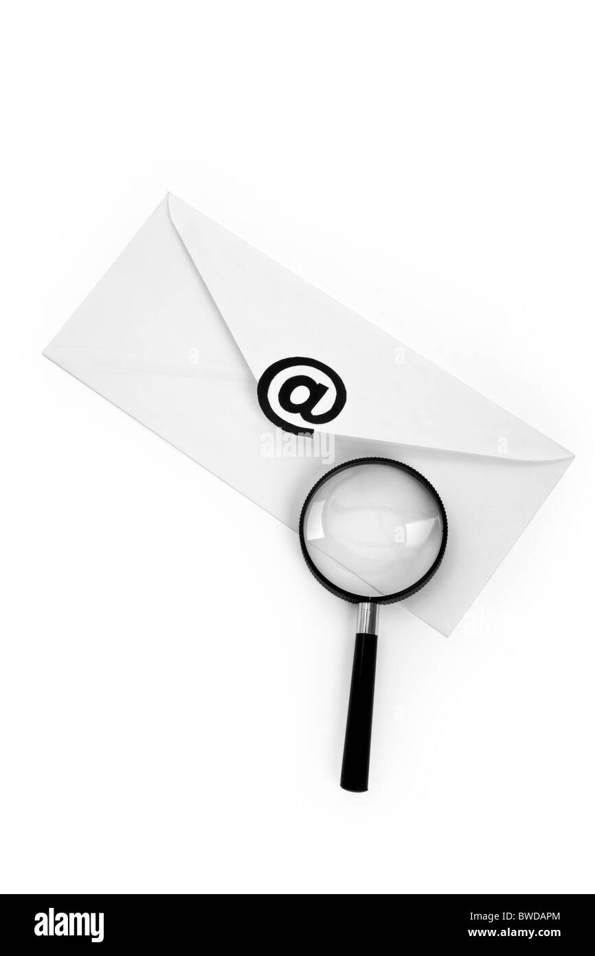 Lupe und E-mail, e-Mail-Sicherheitskonzept Stockfoto