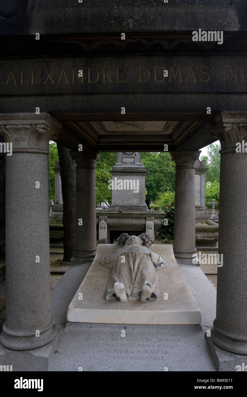 Grab von Alexandre Dumas auf dem Cimetière de montmartre Stockfoto