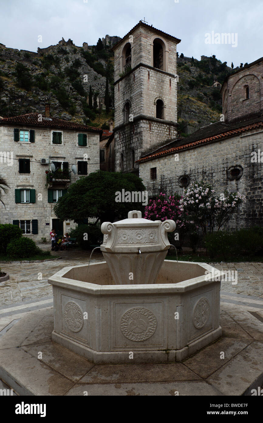 Wasser-Brunnen, alte Stadt von Kotor, Montenegro. Stockfoto