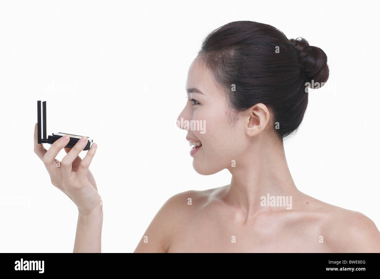 Frau und Make-up-tool Stockfoto