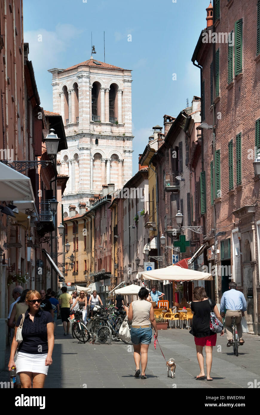 Via Mazzini, der Haupteinkaufsstraße in Ferrara, Emilia Romagna, Italien Stockfoto