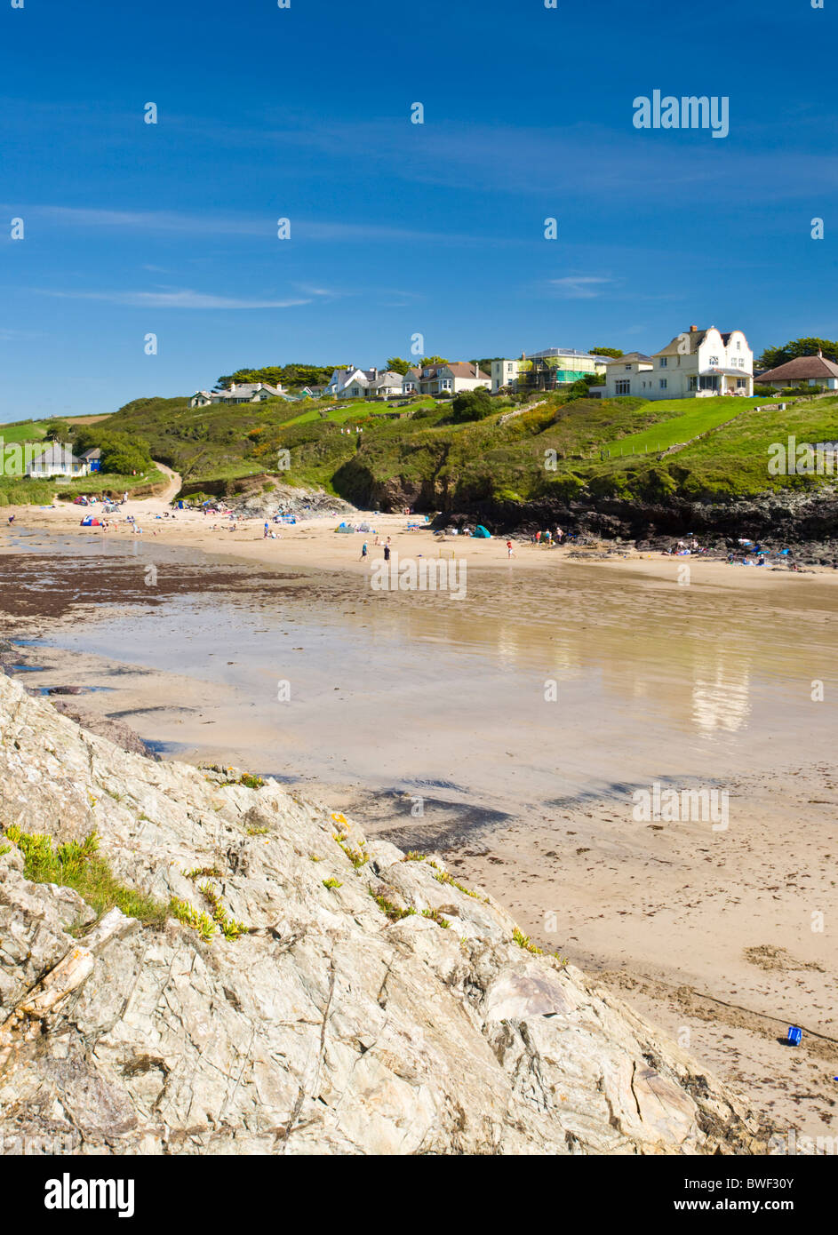 Pentireglaze Haven Beach mit neuen Polzeath im Abstand Hintergrund. Cornwall England UK Stockfoto