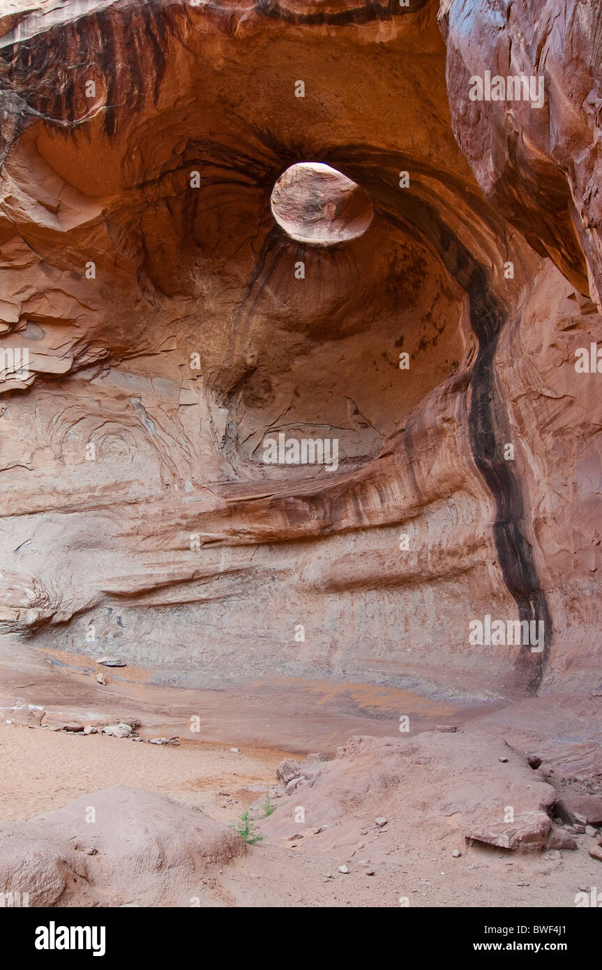 Big Hogan Arch, Monument Valley, Arizona, USA Stockfoto