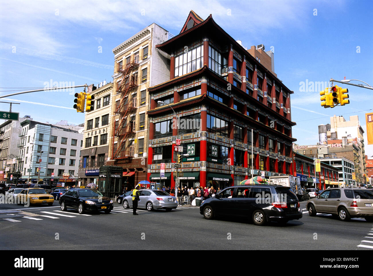 New York City Canal Street und Center Street in Lower Manhattan. Gebäude und Verkehr in Chinatown, NYC, USA Stockfoto