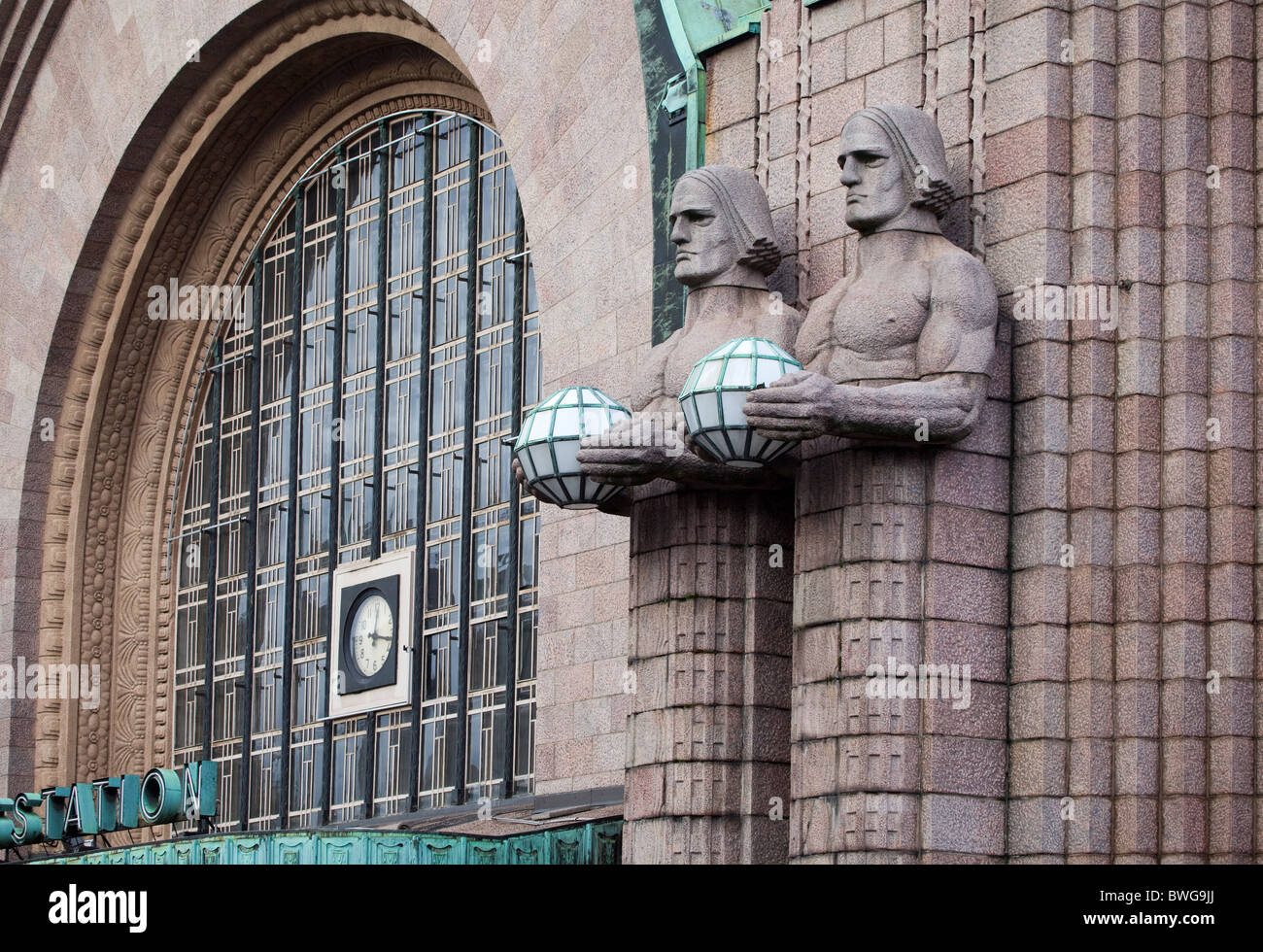 Rautatieasema Bahnhof Helsinki Finnland entworfen von Eliel Saarinen Stockfoto