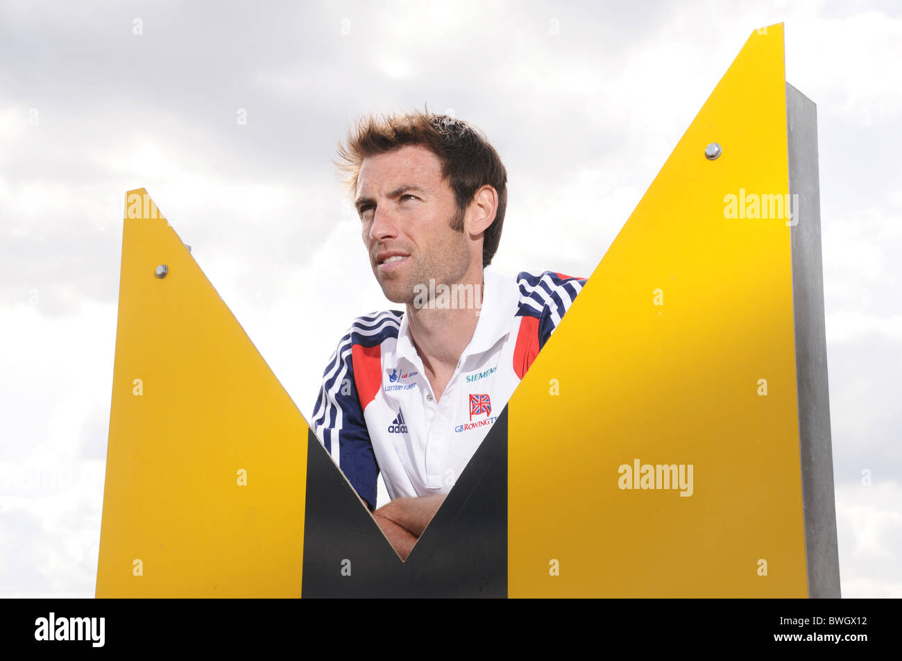 Mark Hunter MBE Olympiasiegerin am Dorney Lake die GB Rudern Veranstaltungsort 2012 Olympics an der Startlinie Stockfoto