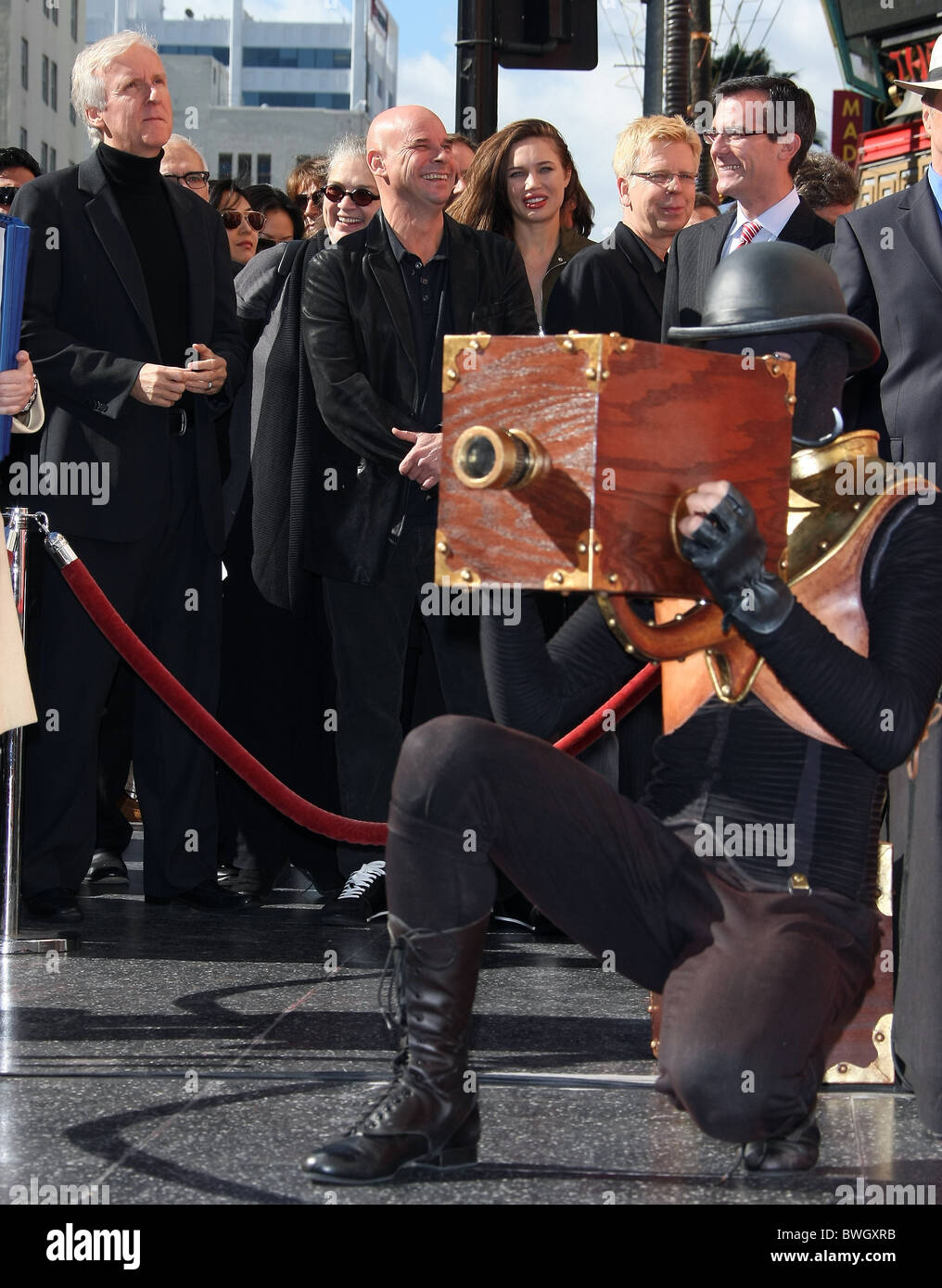 JAMES CAMERON GUY LALIBERTE GUY LALIBERTE geehrt mit Stern auf dem HOLLYWOOD WALK OF FAME LOS ANGELES Kalifornien USA 22 Novem Stockfoto